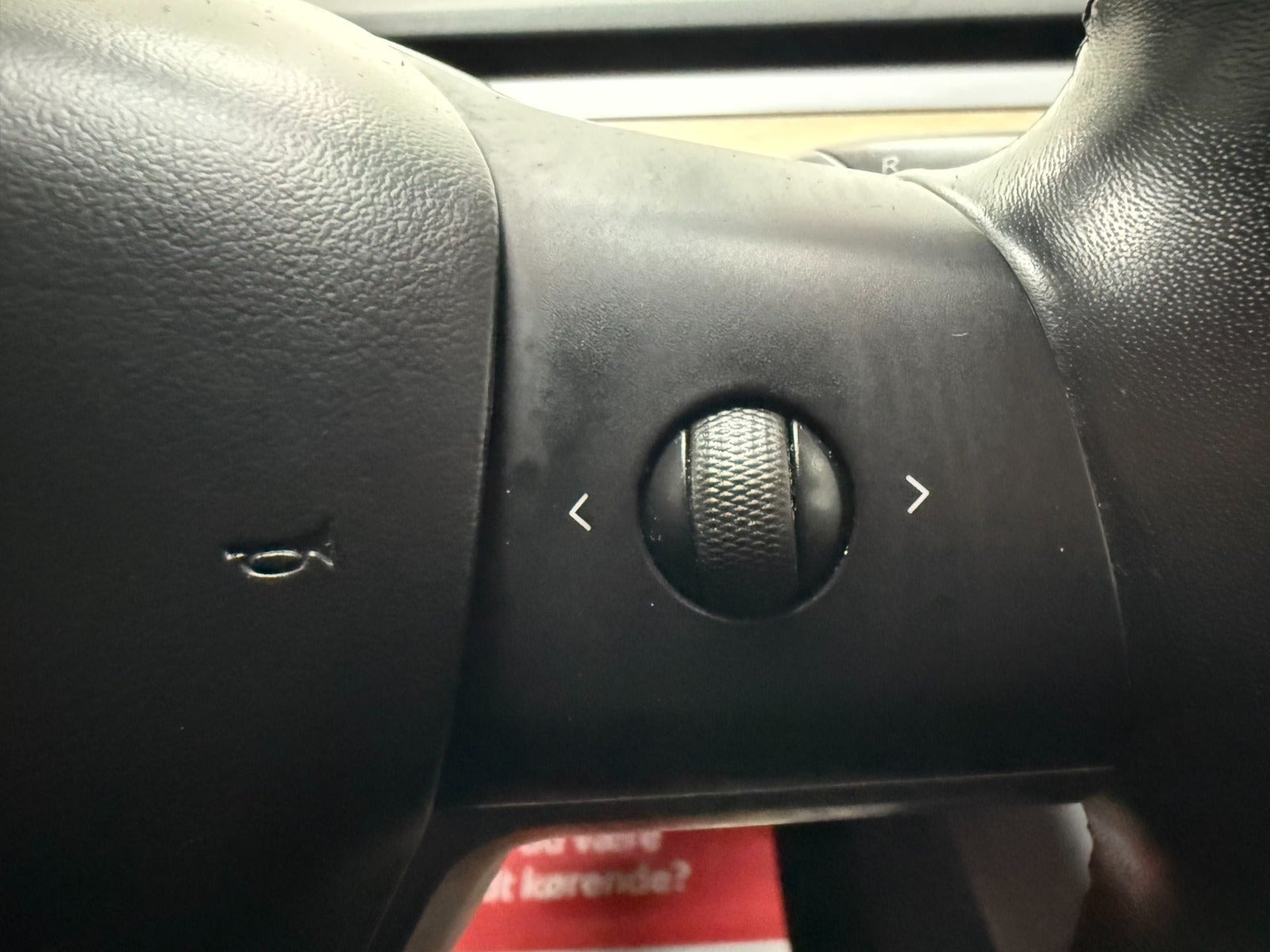Grå Tesla Model 3 fra 2019
