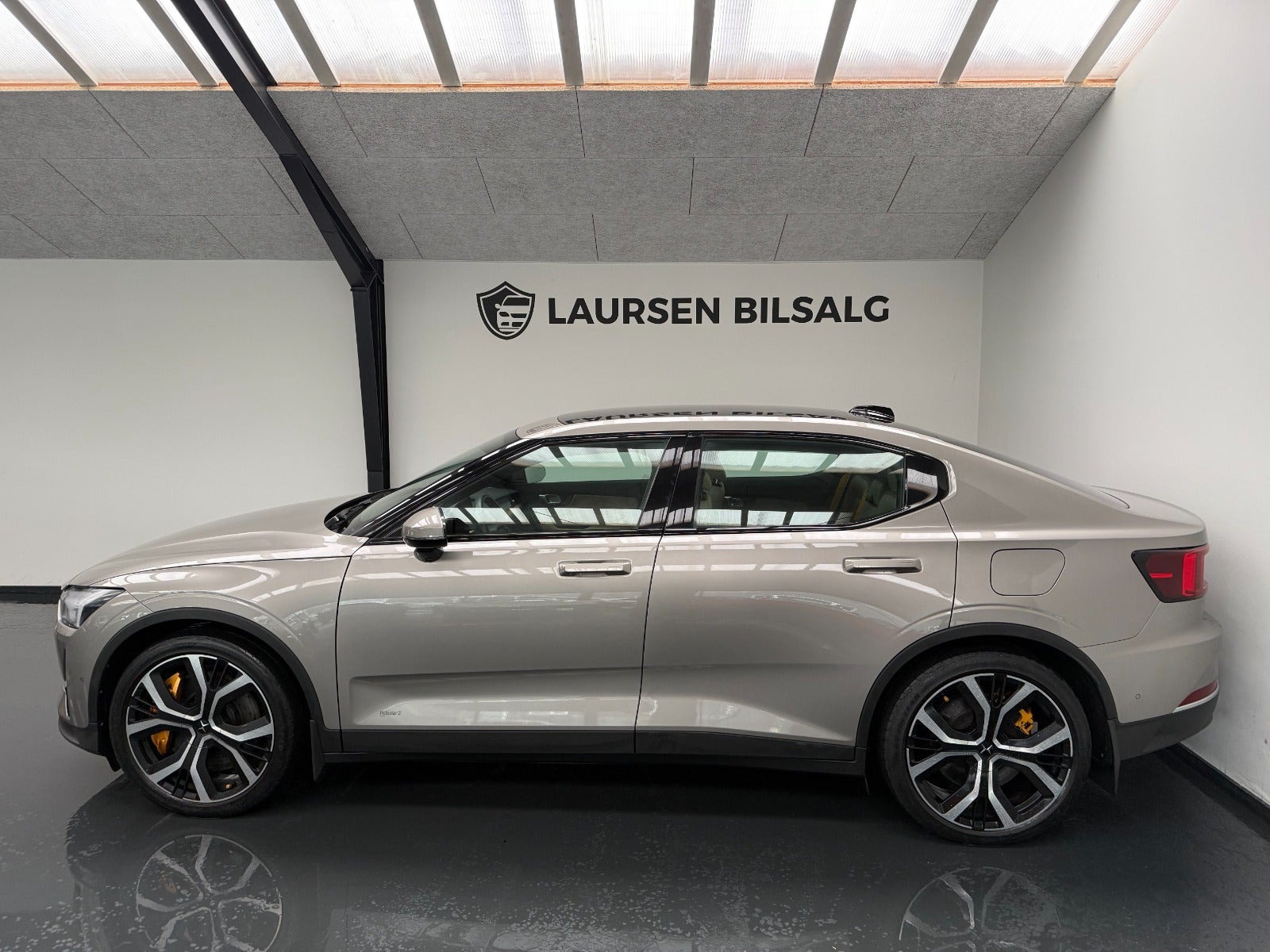 Orange Polestar 2 fra 2020