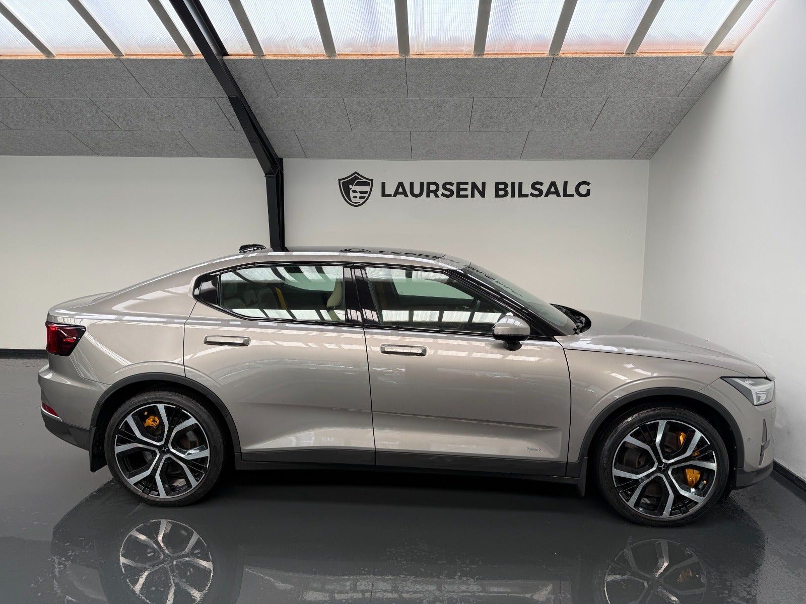 Orange Polestar 2 fra 2020