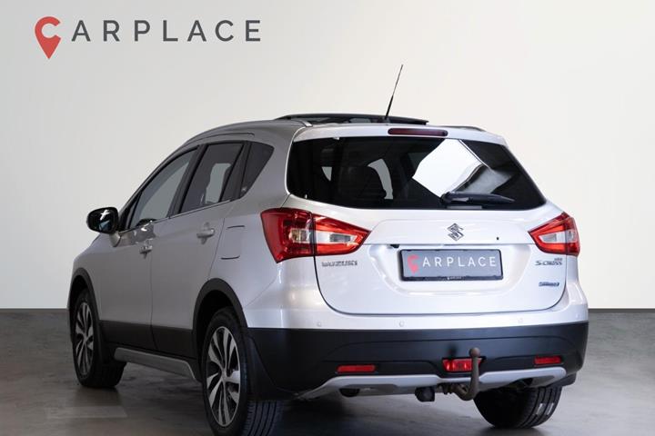 Sølv Suzuki S-Cross fra 2020