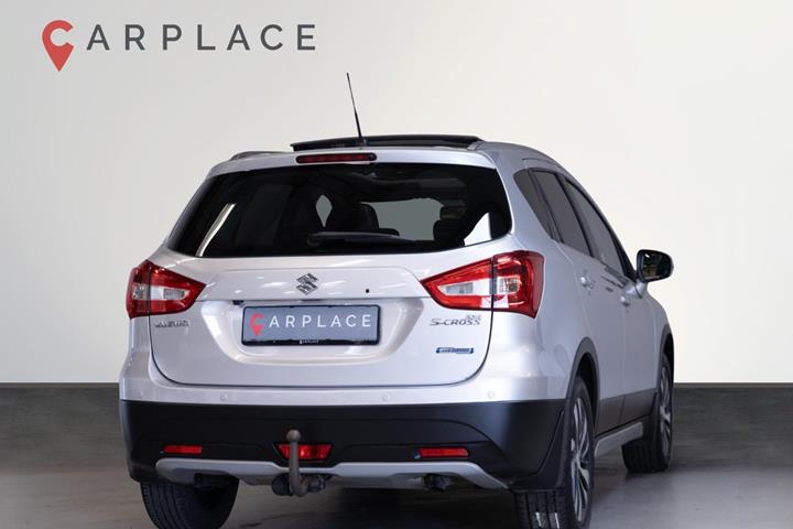 Sølv Suzuki S-Cross fra 2020