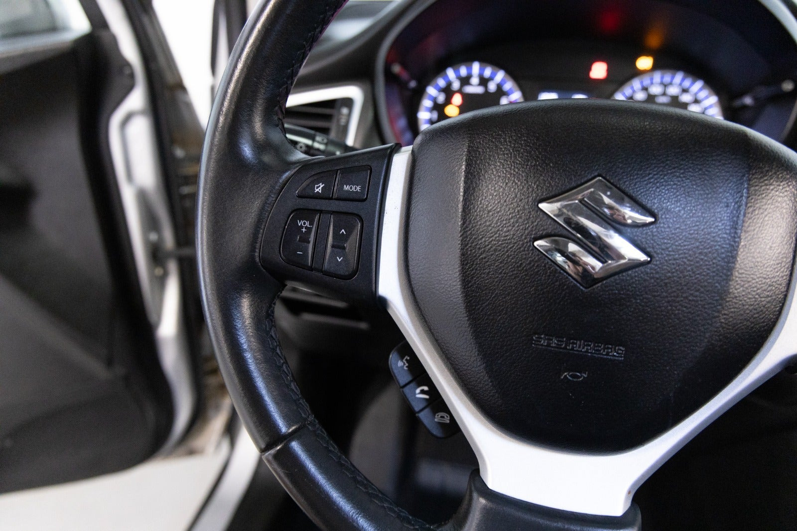 Sølv Suzuki S-Cross fra 2020