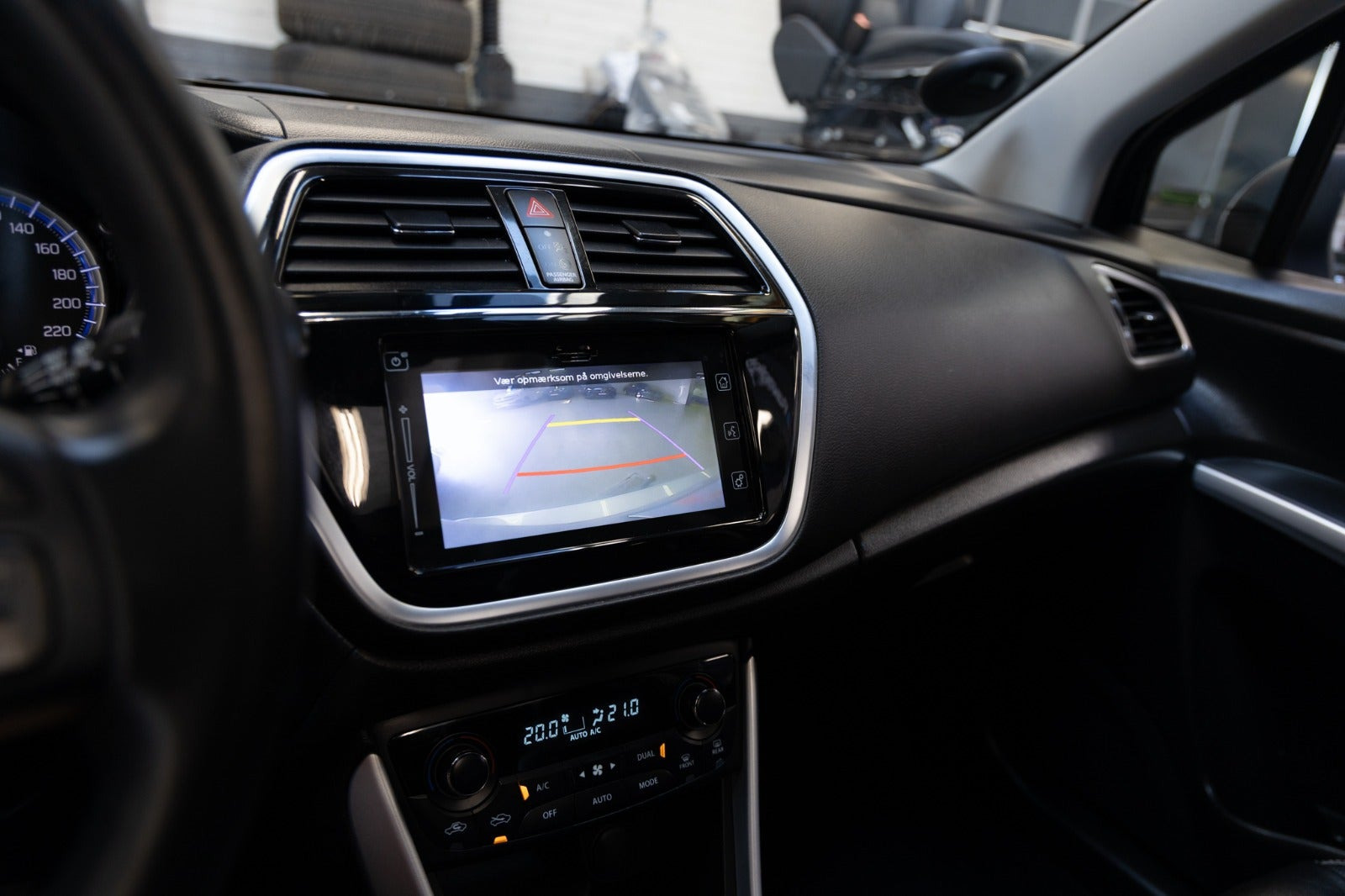Sølv Suzuki S-Cross fra 2020
