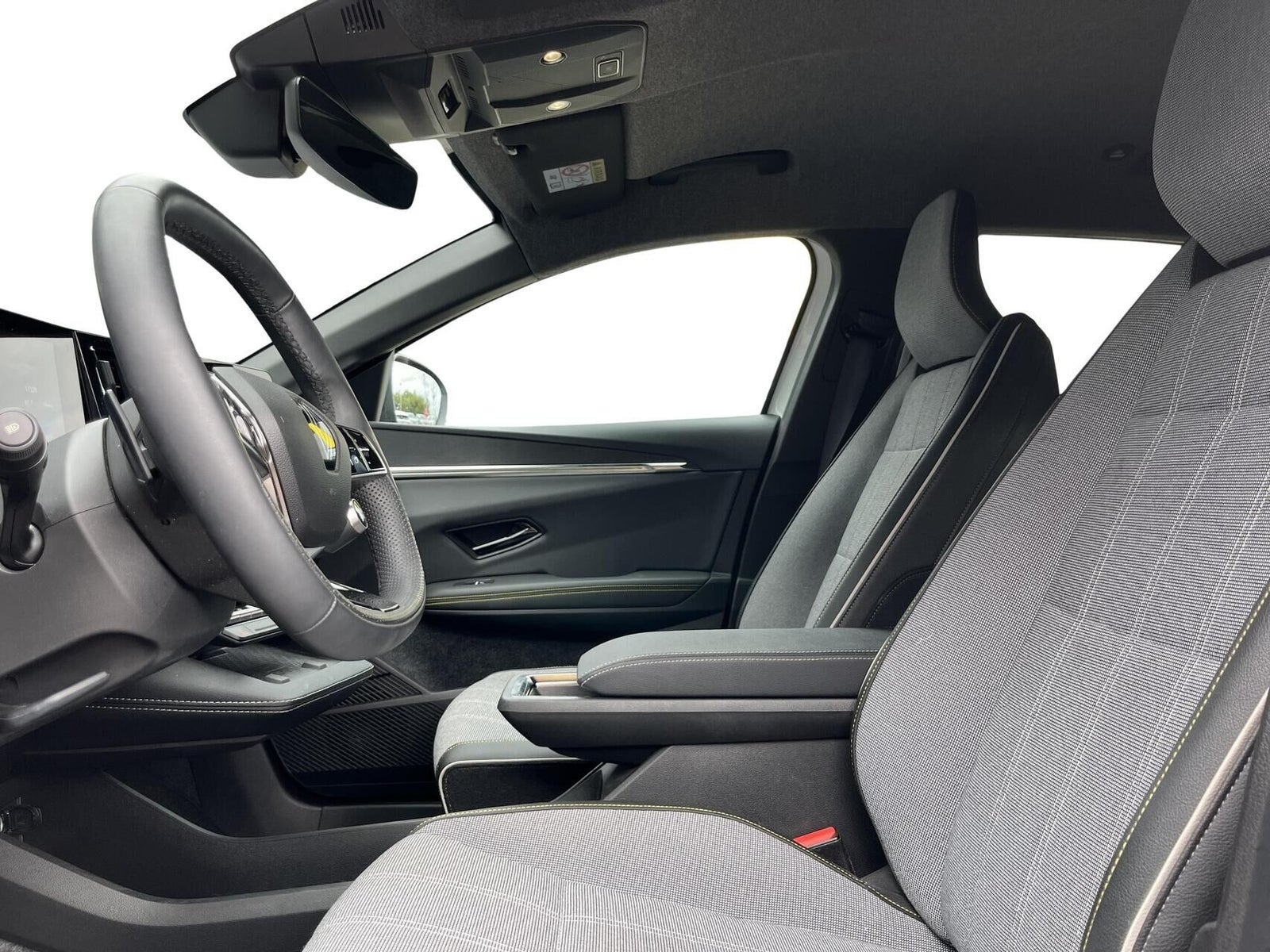 Hvid Renault Megane E-Tech fra 2025