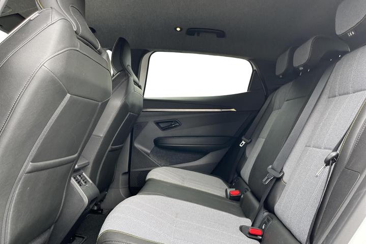 Hvid Renault Megane E-Tech fra 2025