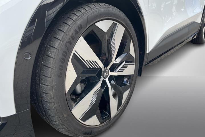 Hvid Renault Megane E-Tech fra 2025