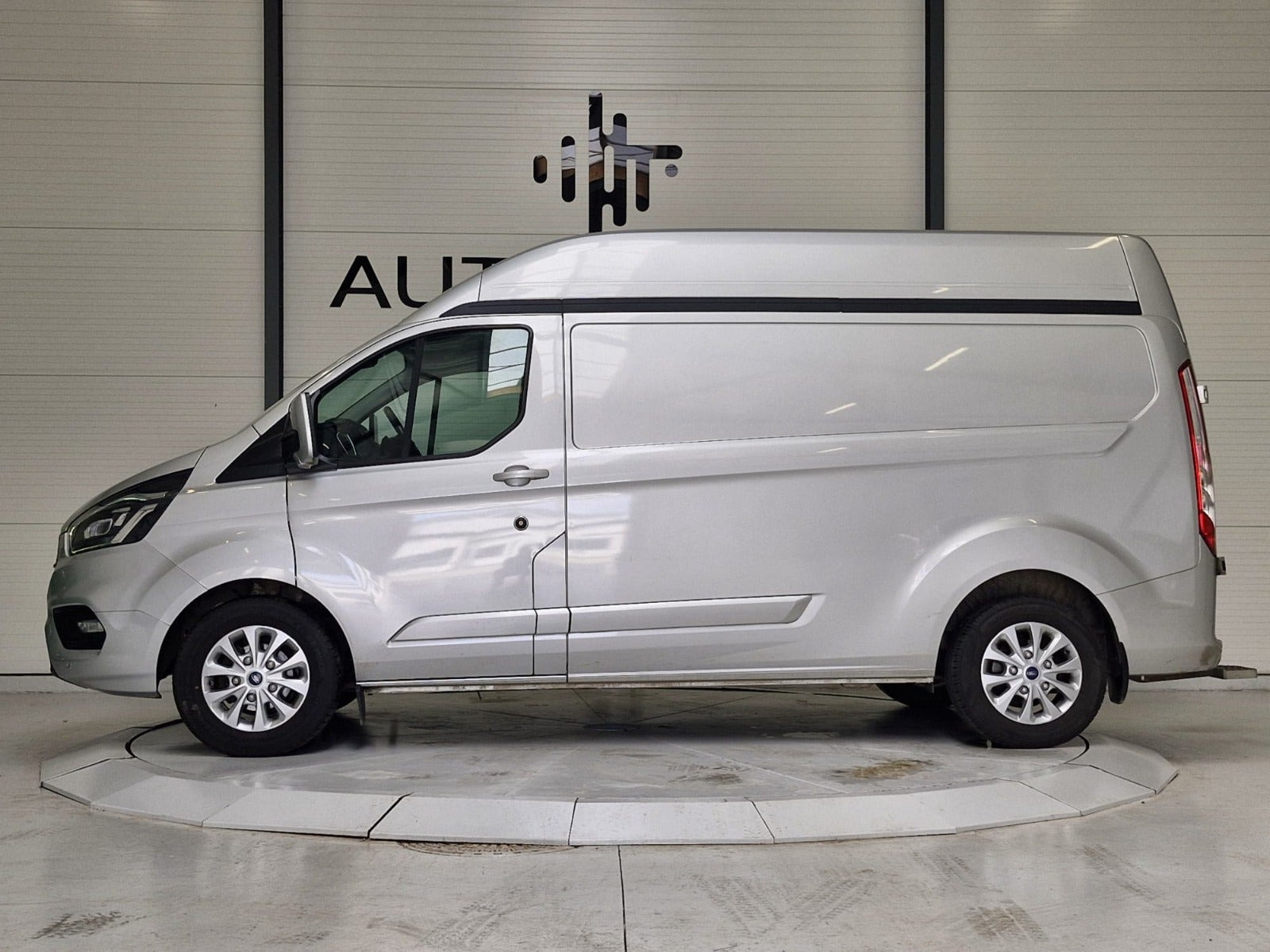 Sølv Ford Transit Custom 300 L1 fra 2018