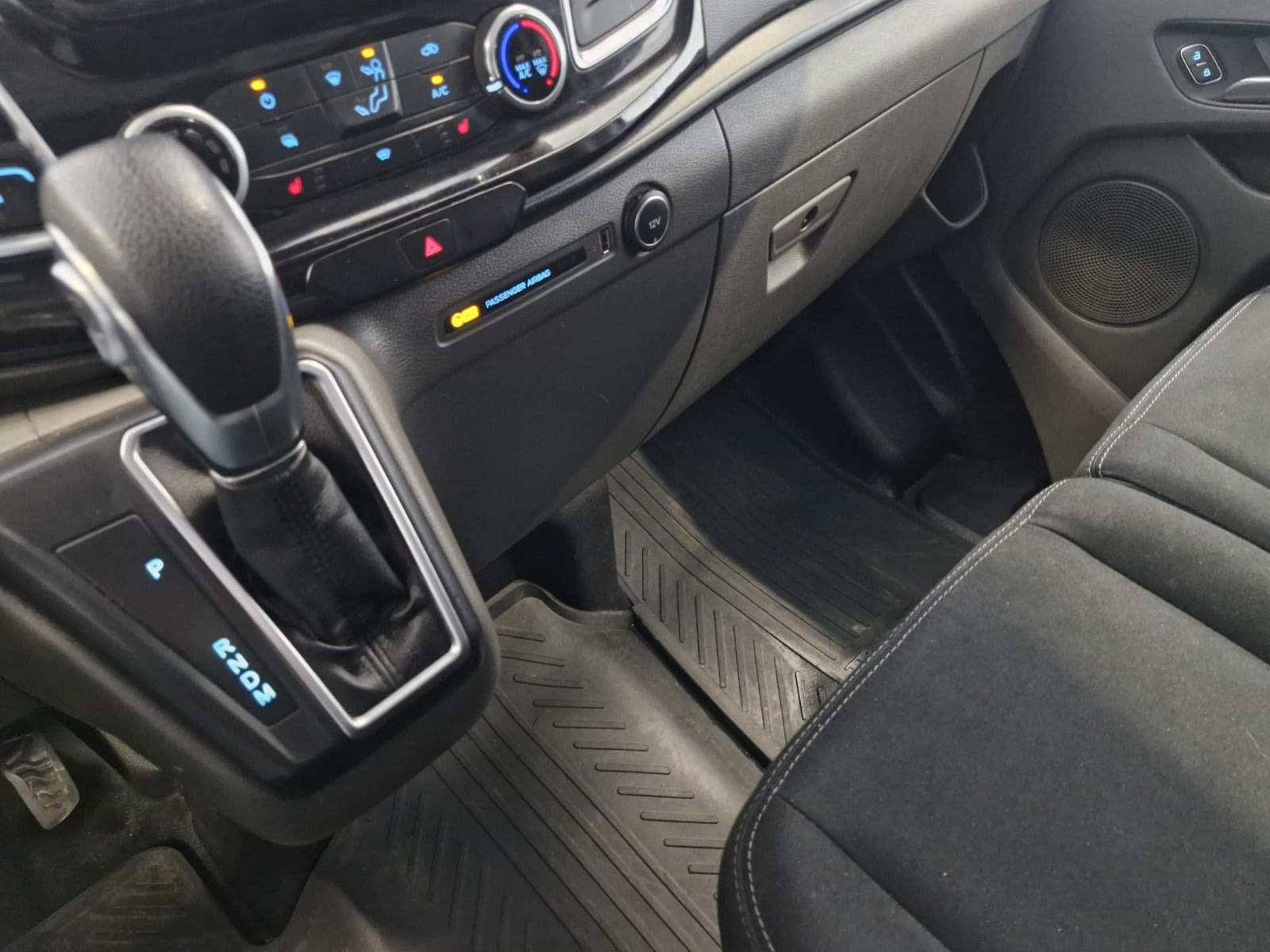 Sølv Ford Transit Custom 300 L1 fra 2018