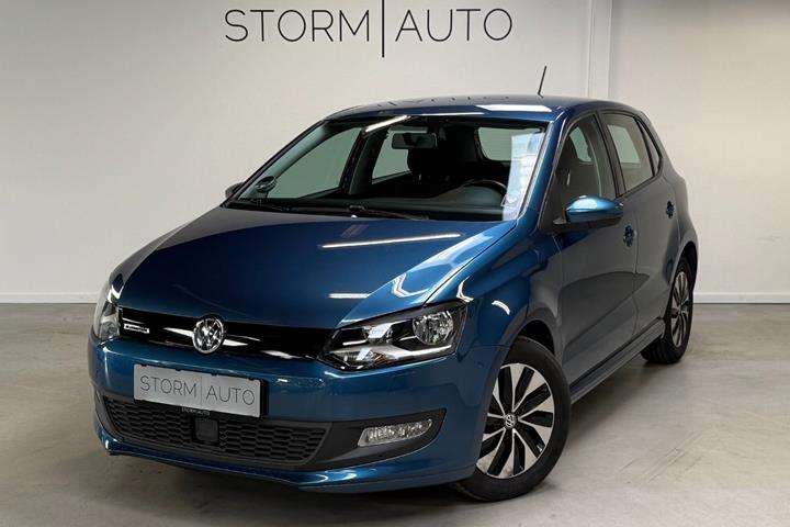 Blå VW Polo fra 2017