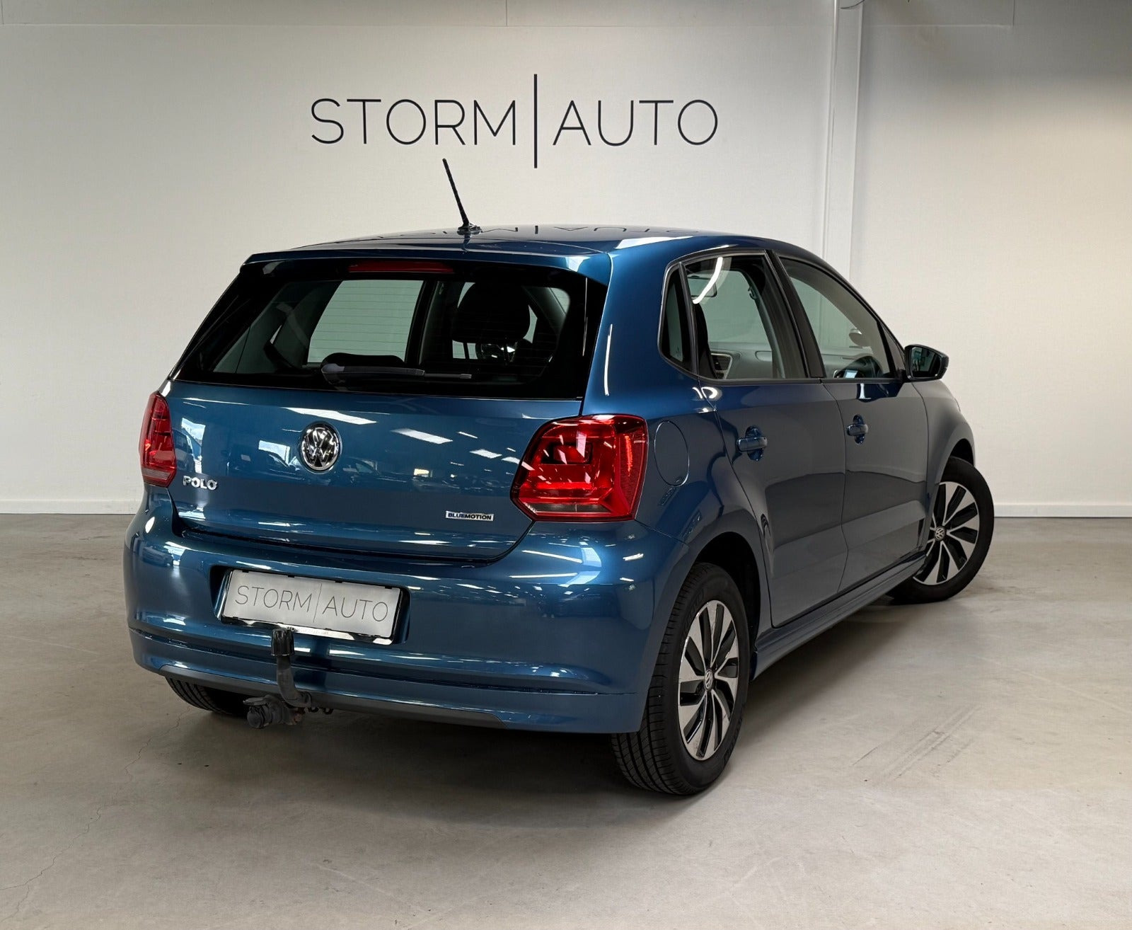 Blå VW Polo fra 2017