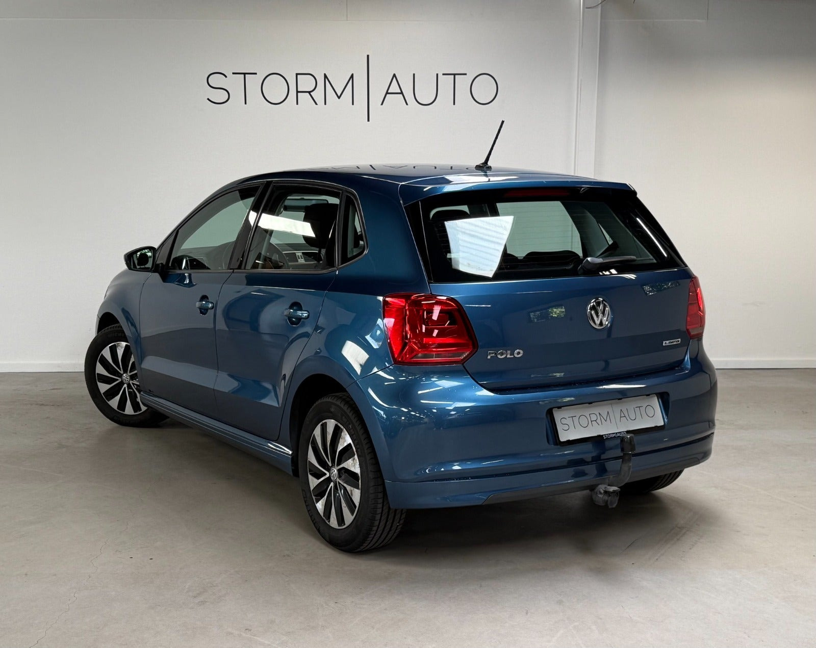 Blå VW Polo fra 2017