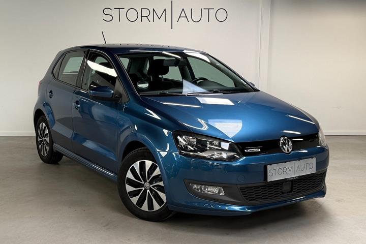 Blå VW Polo fra 2017