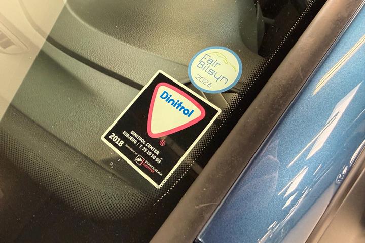 Blå VW Polo fra 2017