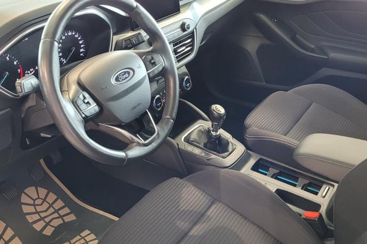 Grå Ford Focus fra 2019