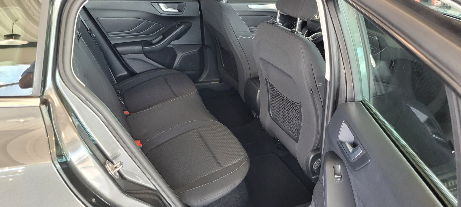 Grå Ford Focus fra 2019