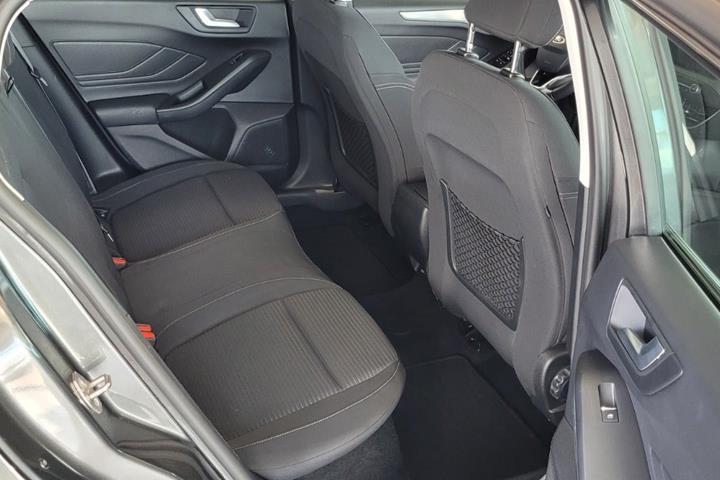 Grå Ford Focus fra 2019