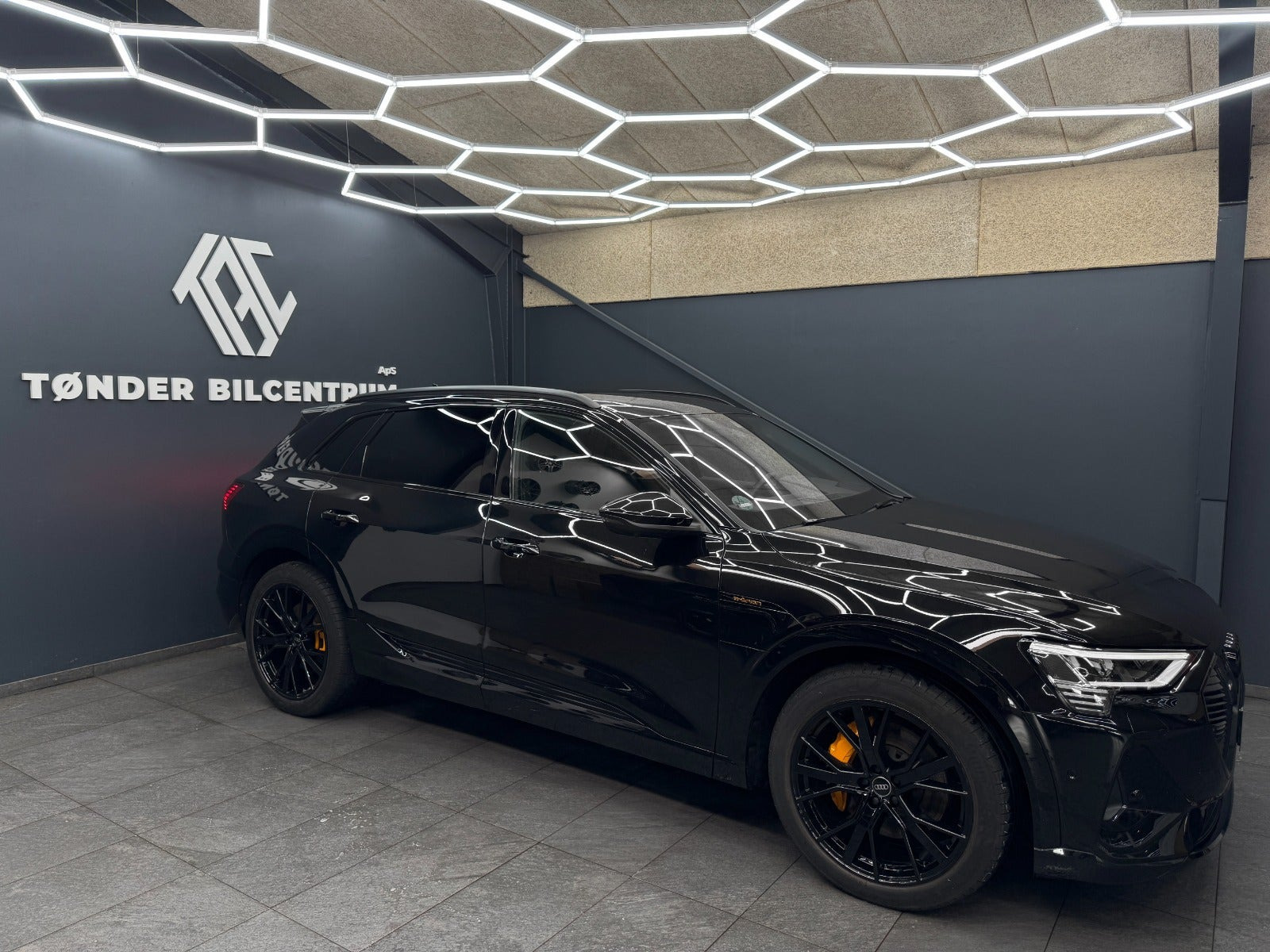 Sort Audi e-tron fra 2023