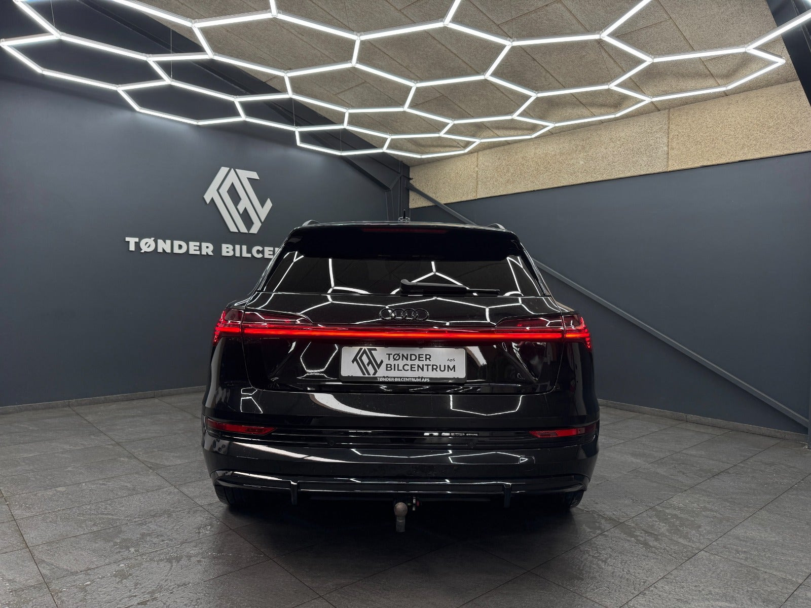 Sort Audi e-tron fra 2023