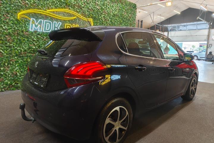 undefined Peugeot 208 fra 2016