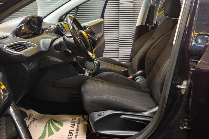 undefined Peugeot 208 fra 2016