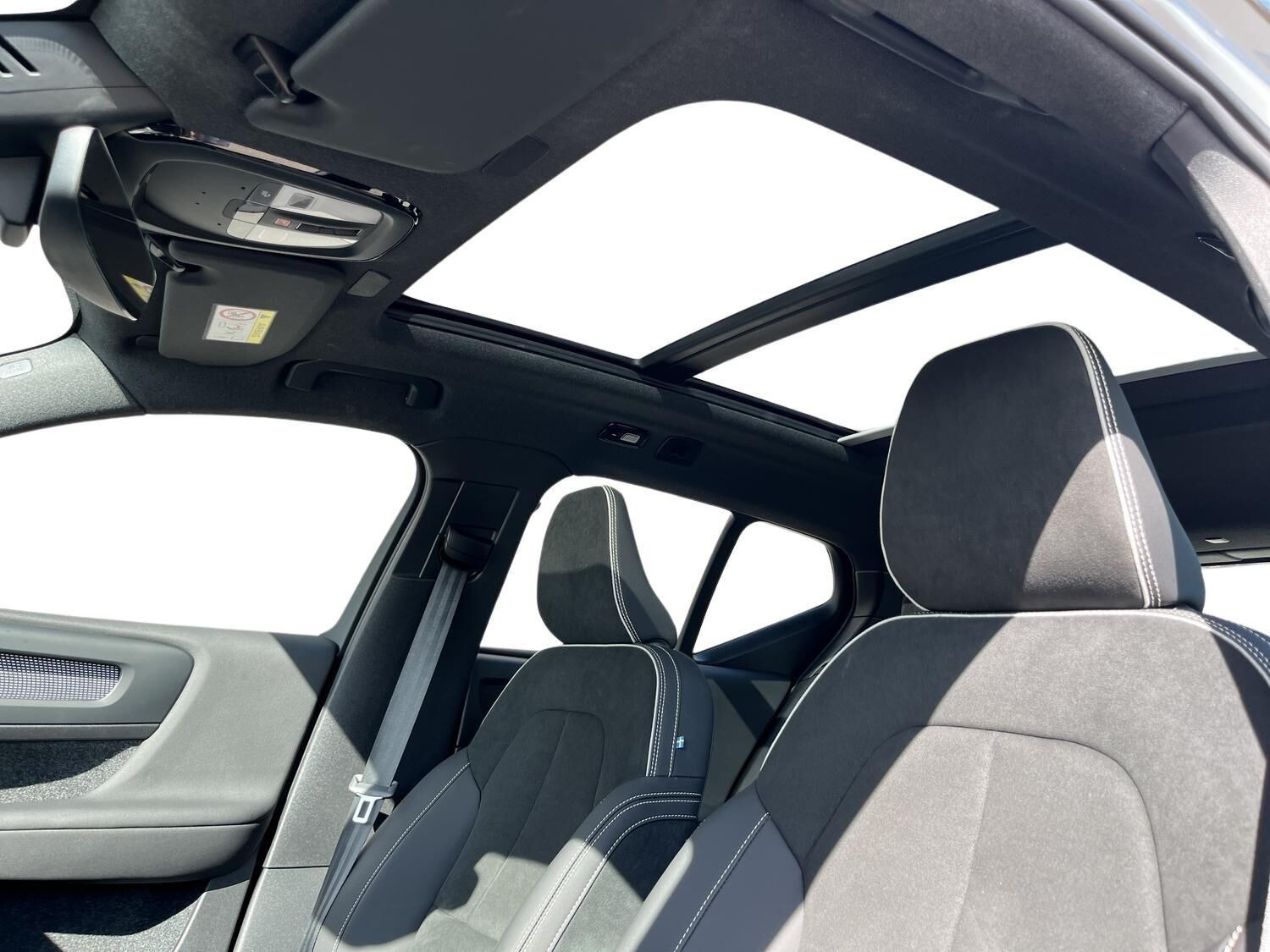 Grå Volvo EX40 fra 2026