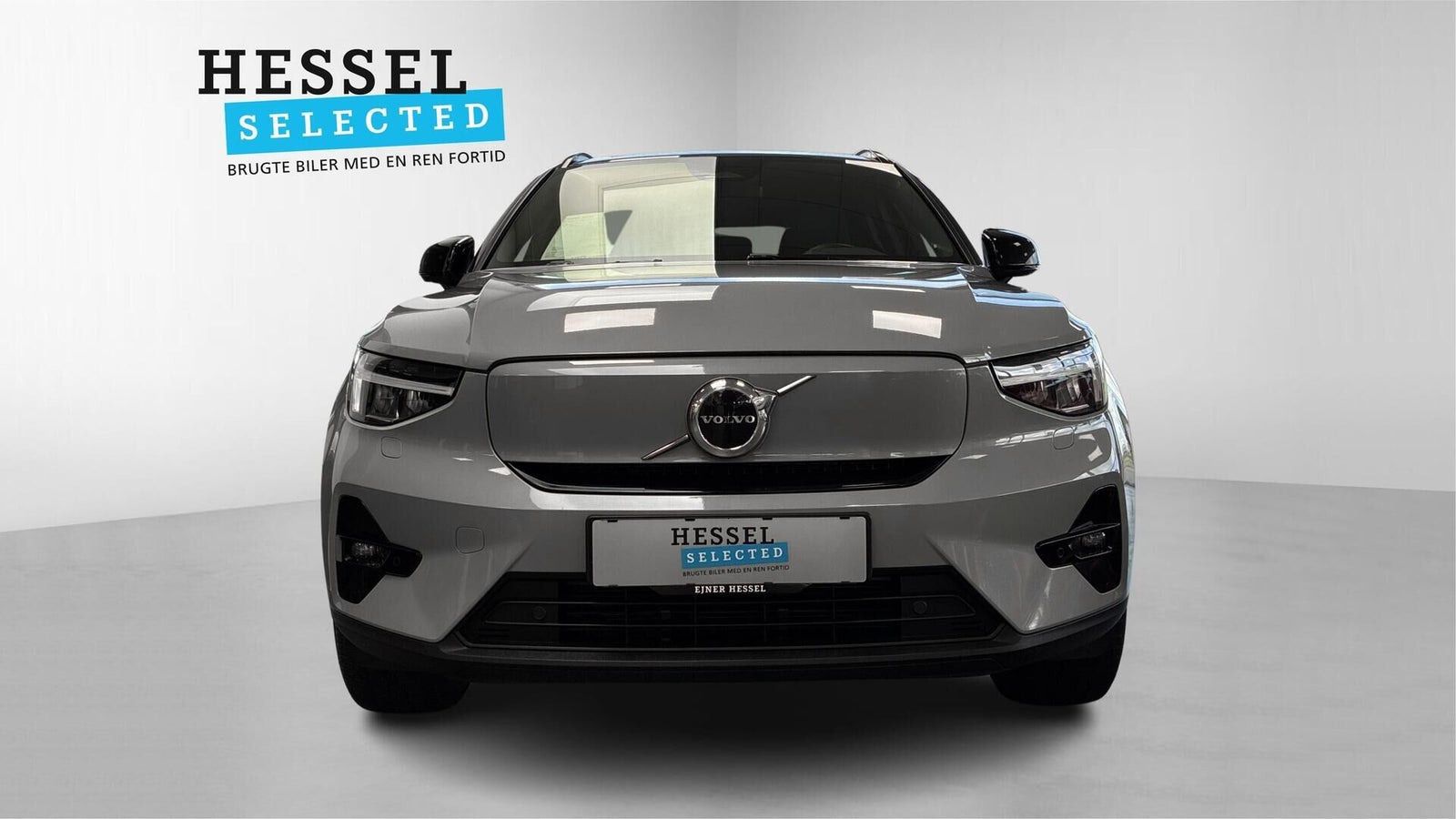 Grå Volvo XC40 fra 2024
