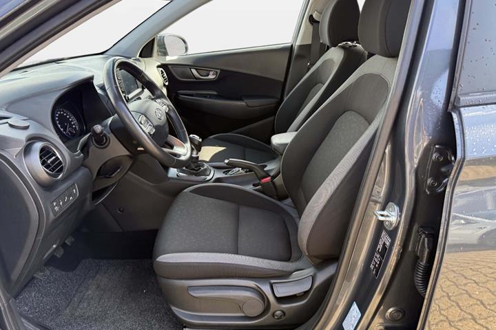 Grå Hyundai Kona fra 2019