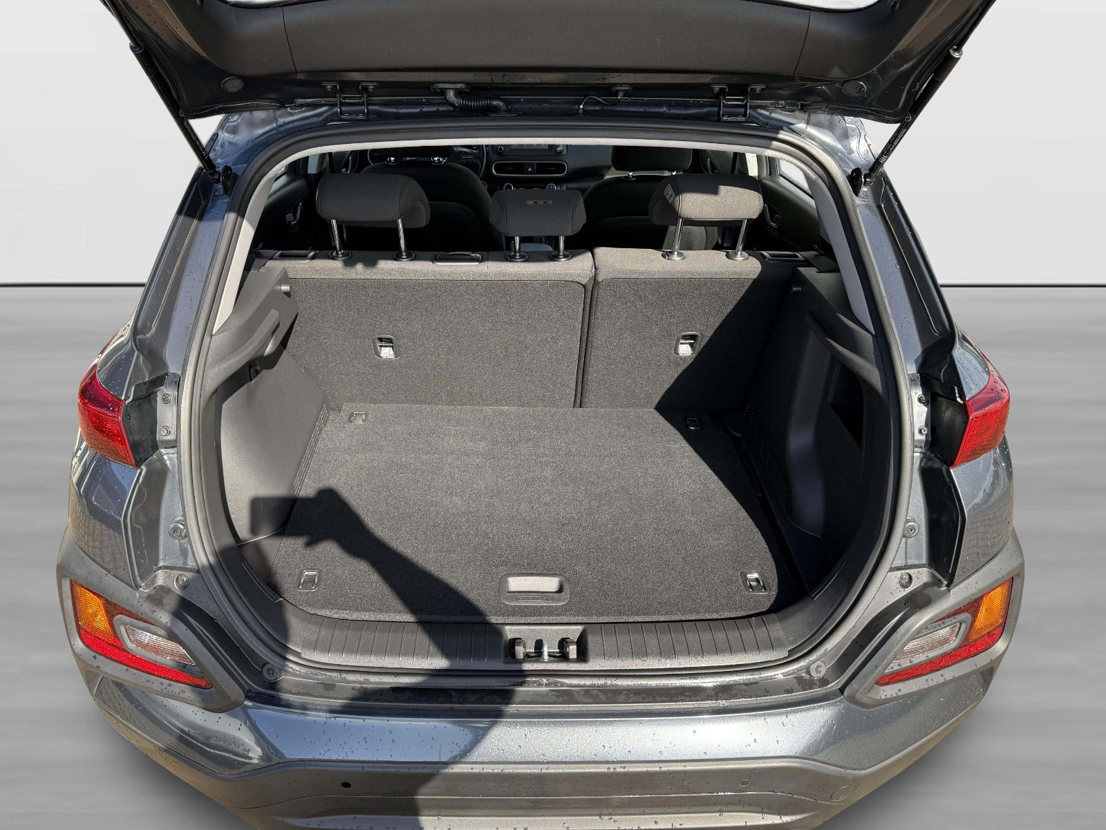 Grå Hyundai Kona fra 2019