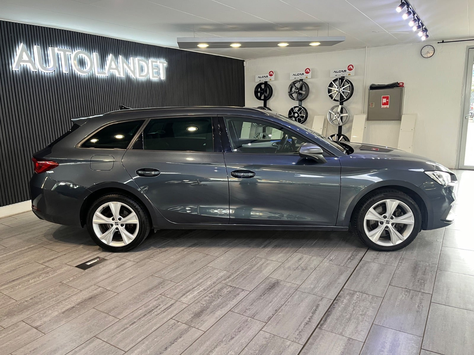Grå Seat Leon fra 2021