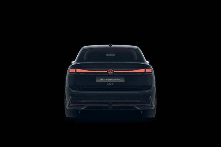 Sort VW ID.7 fra 2025