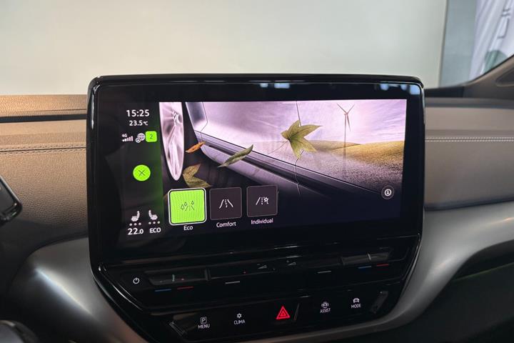 Blå VW ID.4 fra 2023