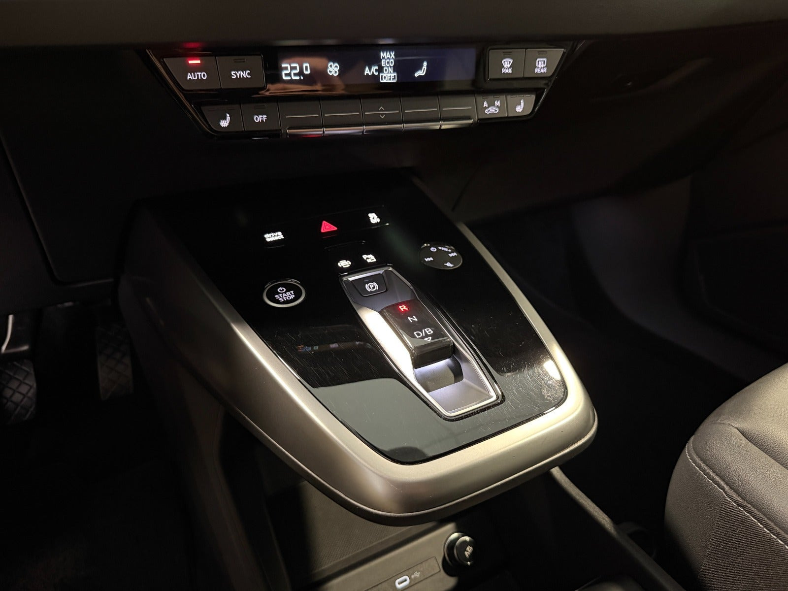 Blå Audi Q4 e-tron fra 2022