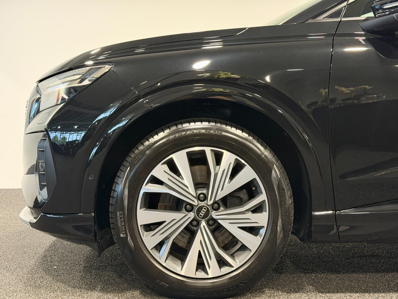 Sort Audi Q4 e-tron fra 2023