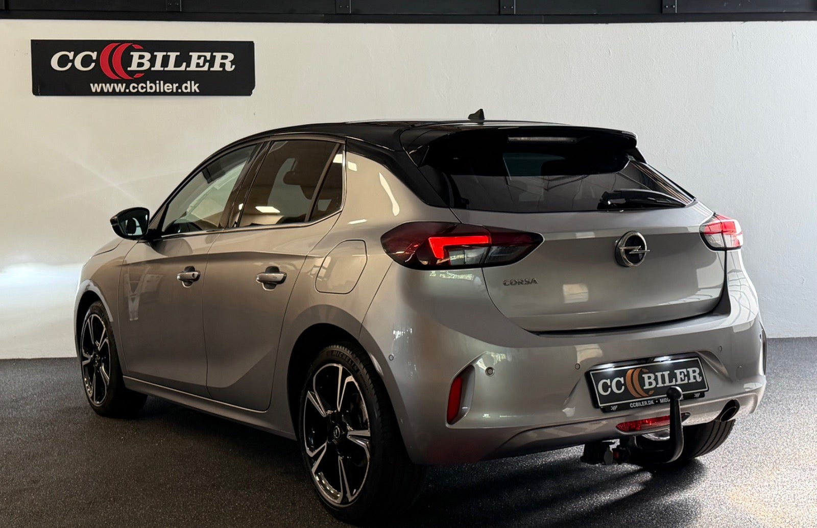 Grå Opel Corsa fra 2021