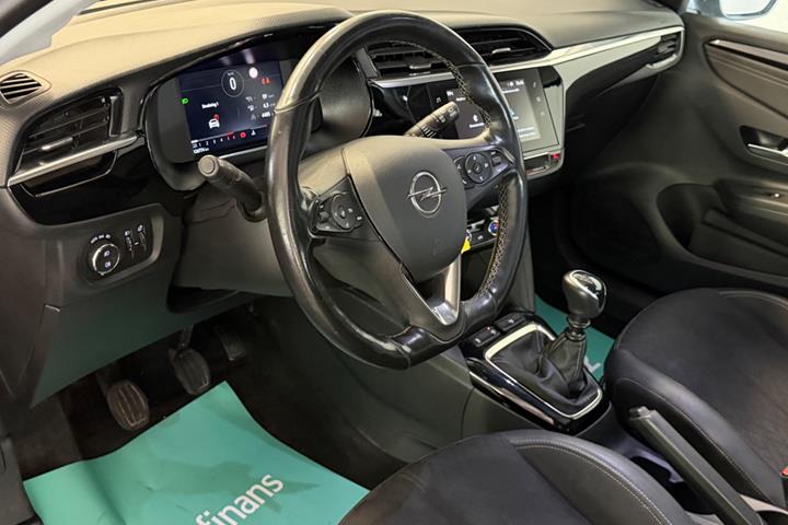 Grå Opel Corsa fra 2021