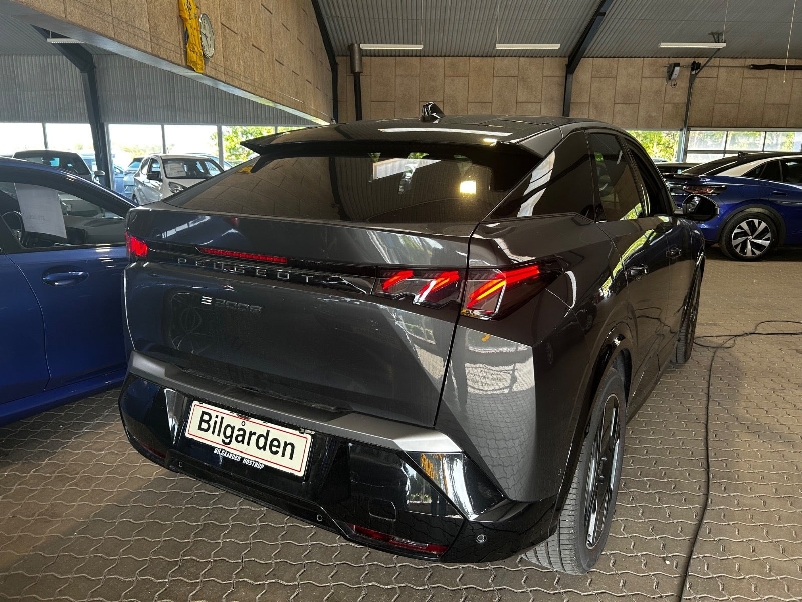 Sort Peugeot e-3008 fra 2025