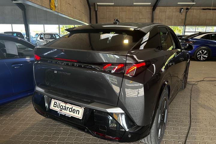 Sort Peugeot e-3008 fra 2025