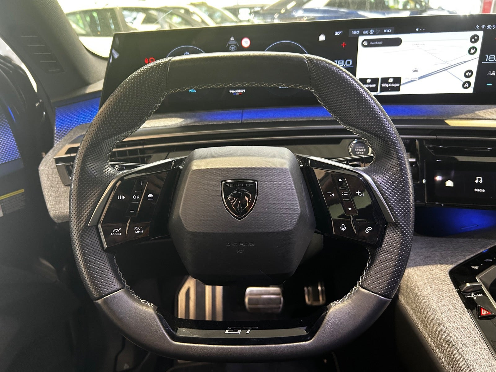 Sort Peugeot e-3008 fra 2025