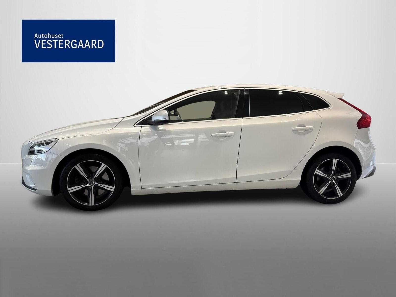 Hvid Volvo V40 fra 2018