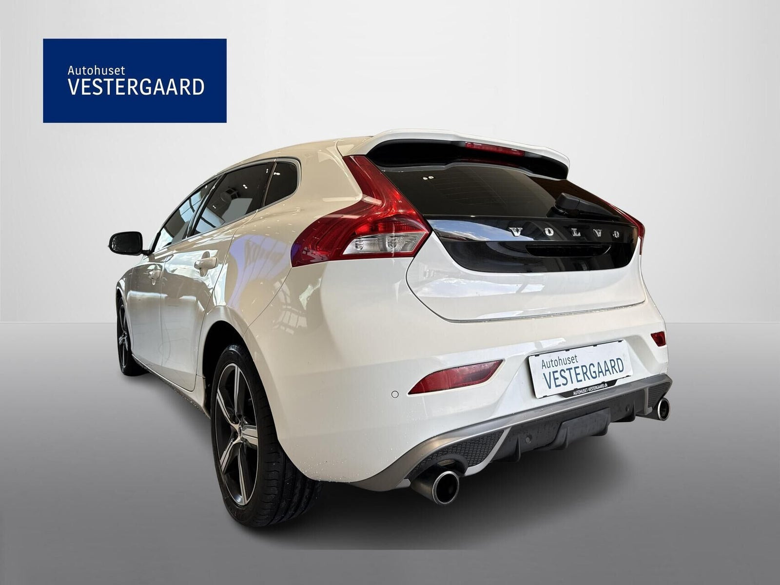 Hvid Volvo V40 fra 2018