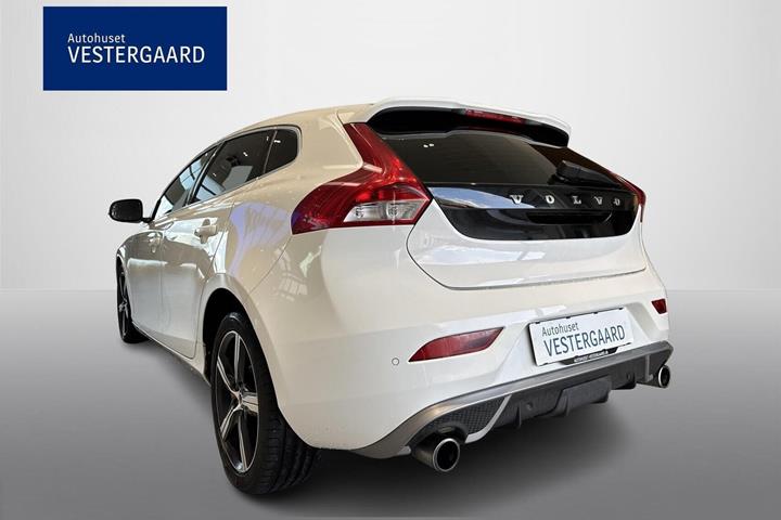 Hvid Volvo V40 fra 2018