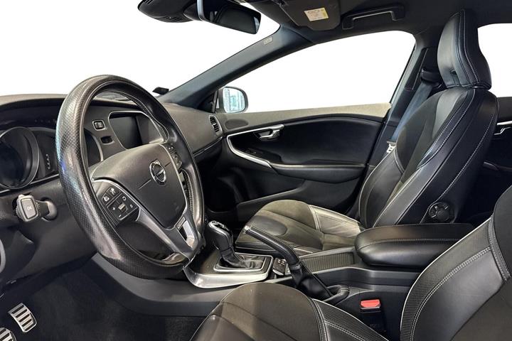 Hvid Volvo V40 fra 2018