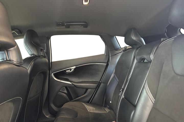 Hvid Volvo V40 fra 2018