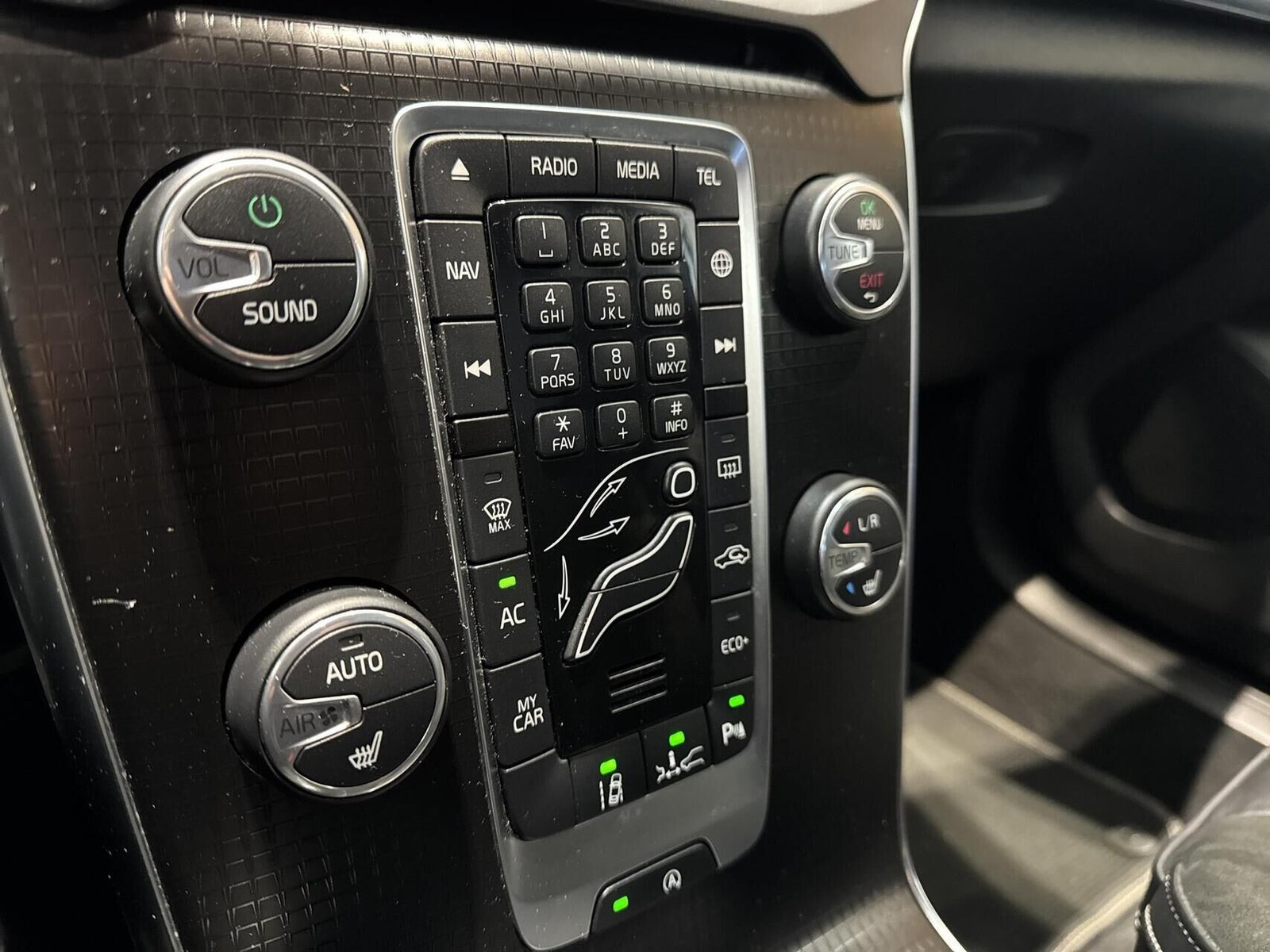 Hvid Volvo V40 fra 2018