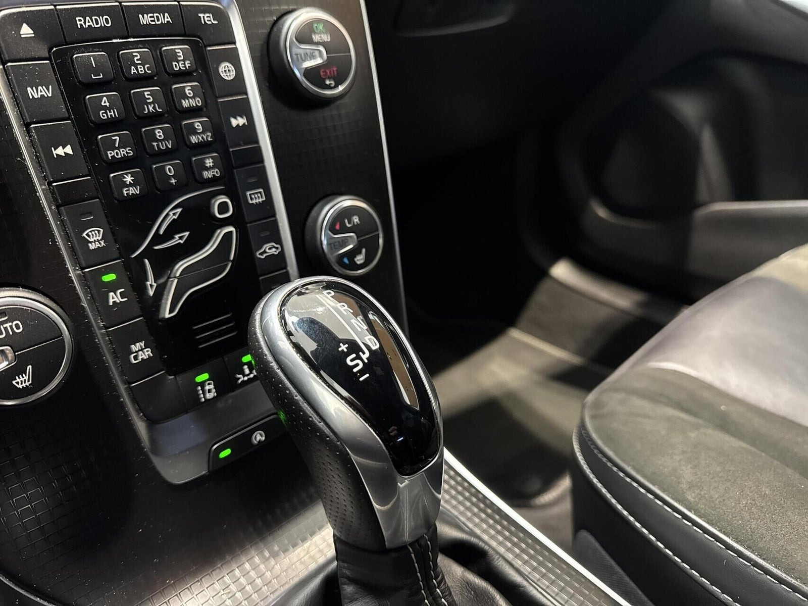 Hvid Volvo V40 fra 2018