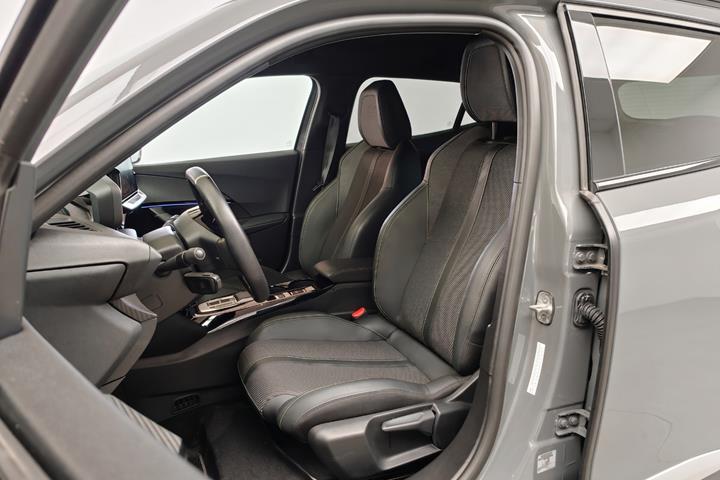 Grå Peugeot e-2008 fra 2025