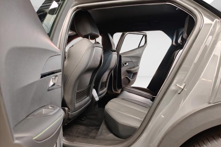 Grå Peugeot e-2008 fra 2025
