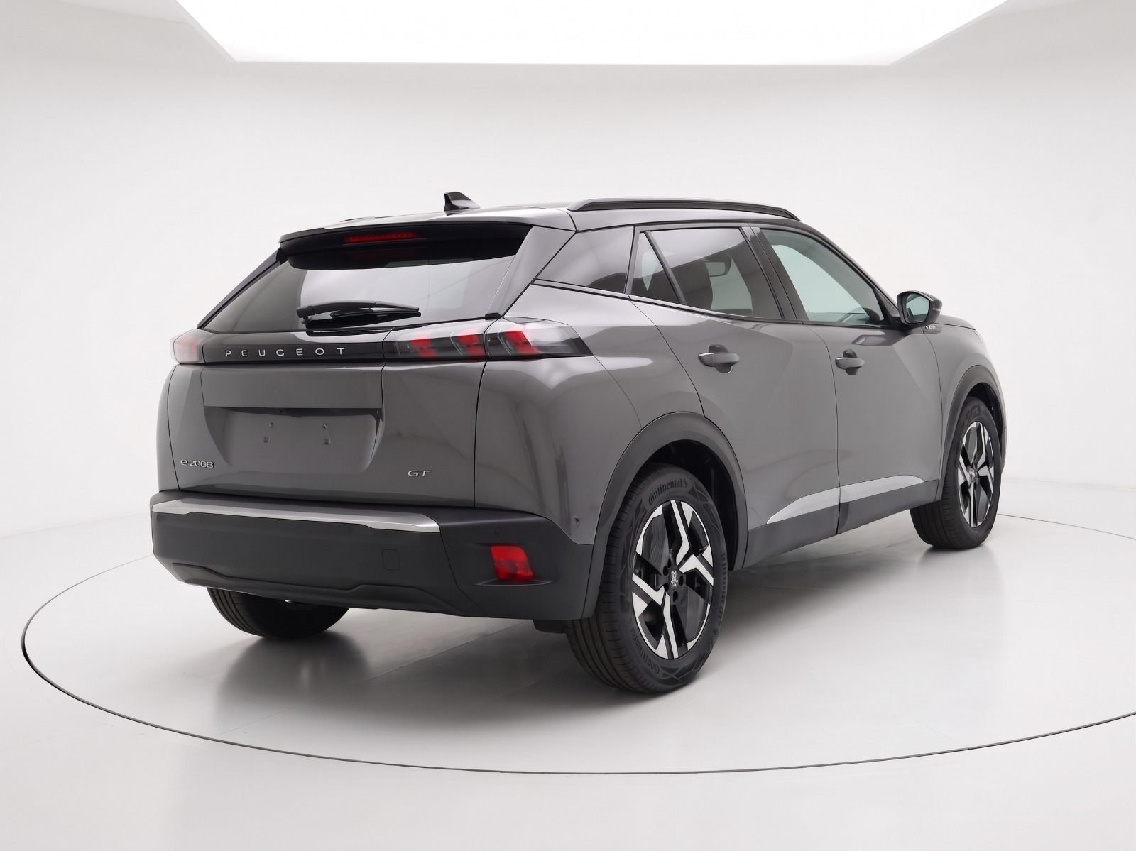 Grå Peugeot e-2008 fra 2025