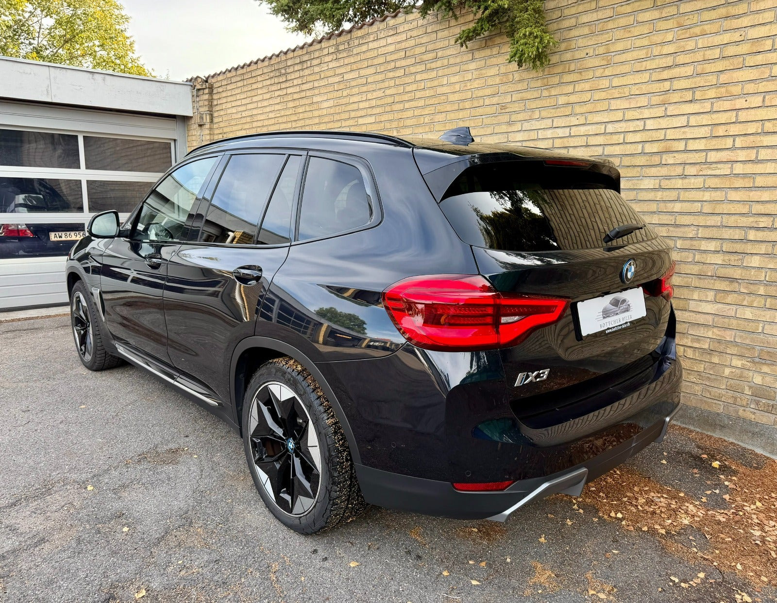 Sort BMW iX3 fra 2021