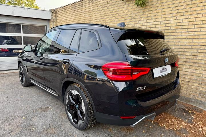 Sort BMW iX3 fra 2021